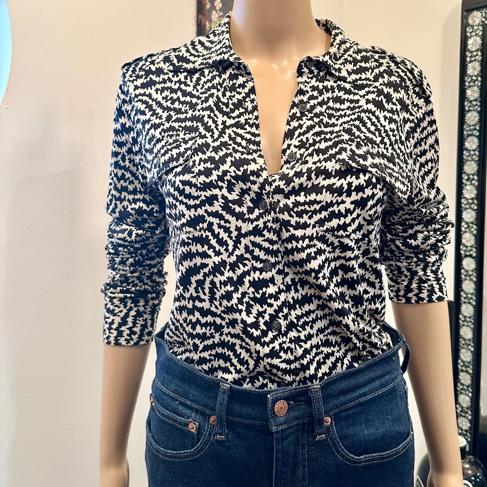 Tory Burch 100% Silk Button Down Sz M - Picture 4 of 6